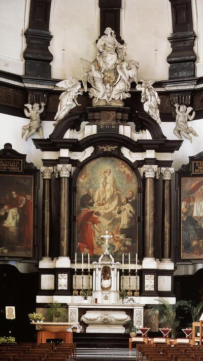 Hoofdaltaar, toegewijd aan Onze-Lieve-Vrouw voor 1672, toetssteen, marmer en zandsteen, ca. 10x5,5 m. Mechelen, kloosterkerk van de jezuïeten (Onze-Lieve-Vrouw van Leliëndael). Lucas Faydherbe